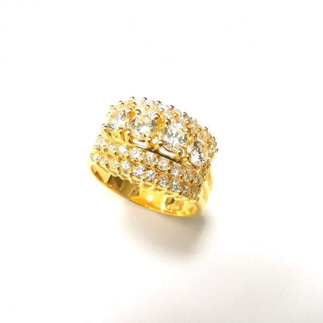 20K YG DIAMOND RING, EST.D4-0.62CTS, EST.D48-0.52CTS