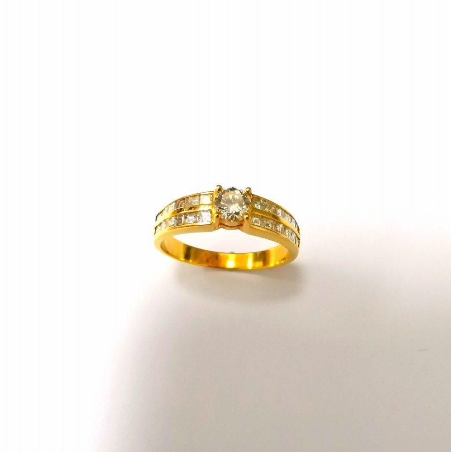 20K YG DIA RING EST.D1-0.32CT