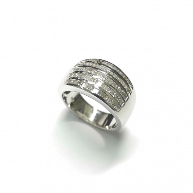 18K WG DIAMOND RING