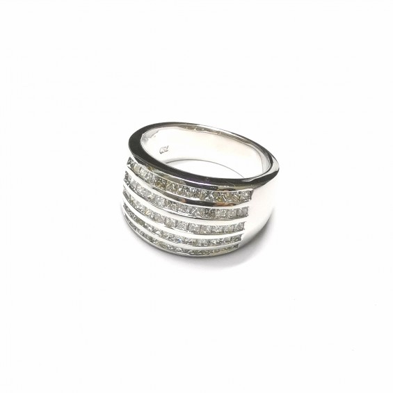 18K WG DIAMOND RING