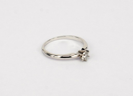 18K WG Diamond Ring