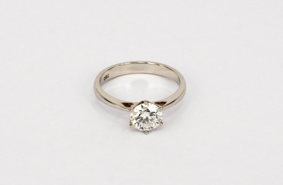 *18K WG Diamond Ring