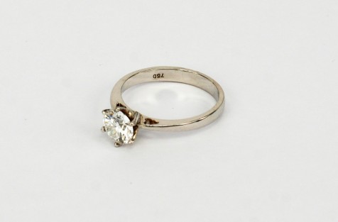 *18K WG Diamond Ring
