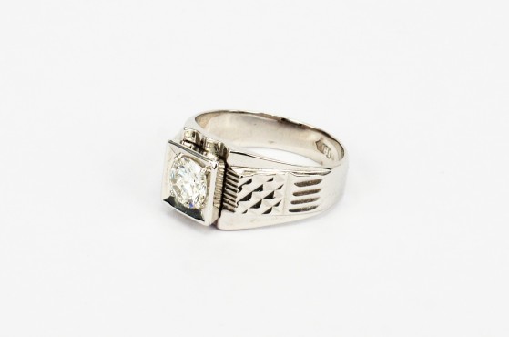 18K WG Diamond Ring