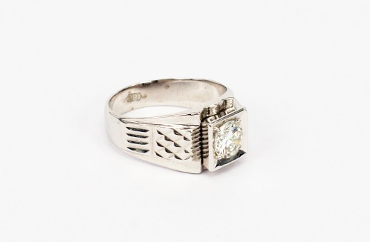 18K WG Diamond Ring