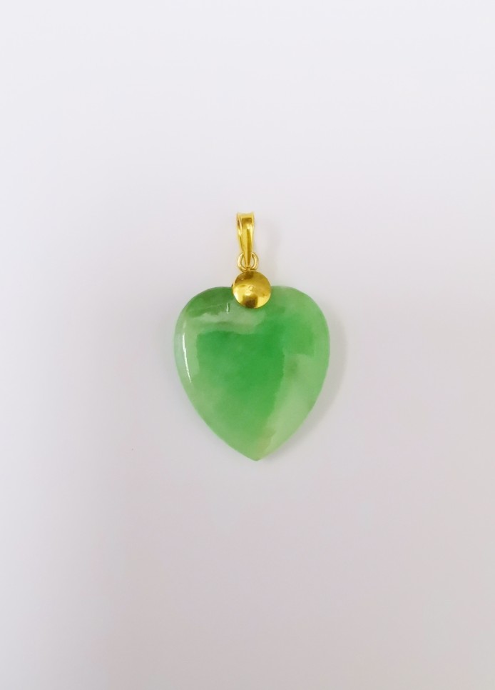 20K YG JADE PENDANT